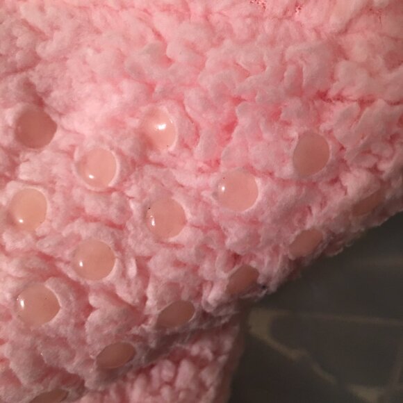 Warm Heart Fuzzy Pink Slipper Socks Size 8=11  NWT  So Soft and warm  Box Hom1 - Picture 3 of 6